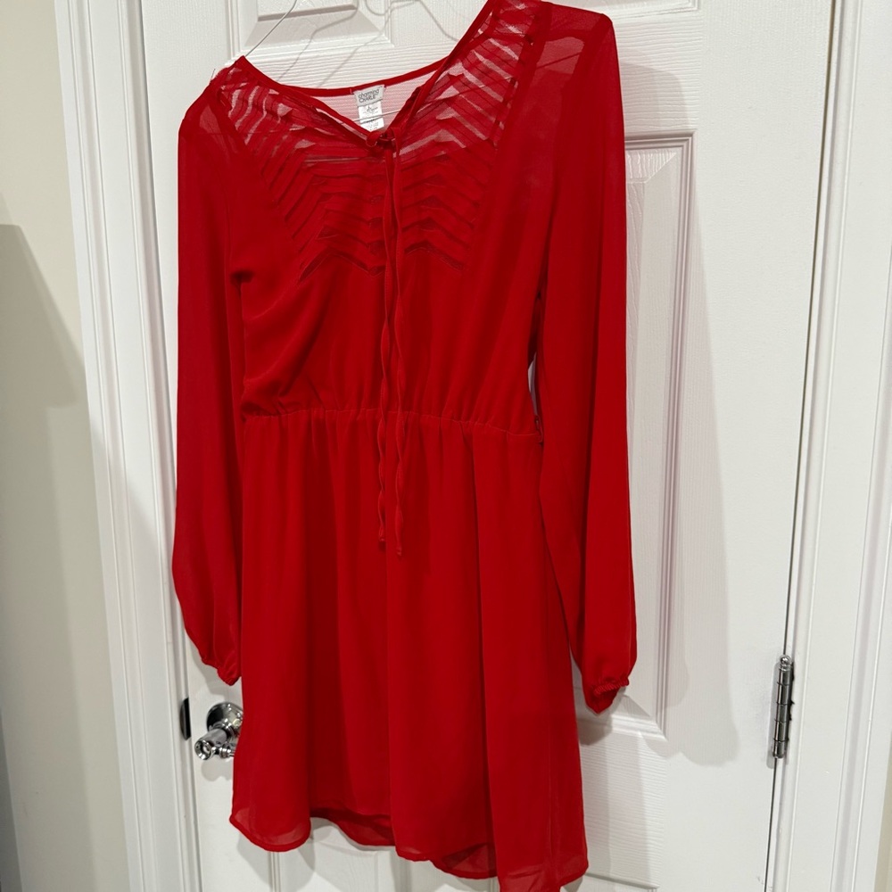 Red Dress - Picture 6 of 7